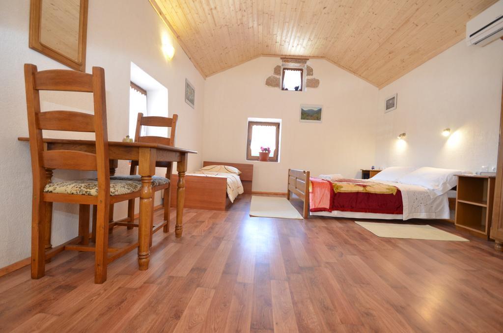Holiday Home Paklenica Стариград-Паклениця Екстер'єр фото